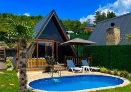 Mavera Bungalov Oval Havuzlu ve Jakuzili Mavera Bungalov Oval Havuzlu ve Jakuzili