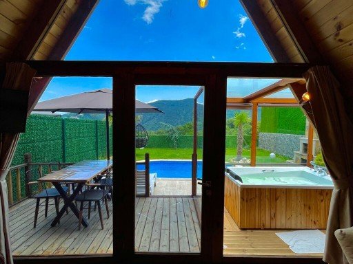 Mavera Bungalov Oval Havuzlu ve Jakuzili Mavera Bungalov Oval Havuzlu ve Jakuzili