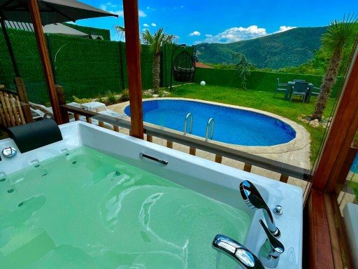 Mavera Bungalov Oval Havuzlu ve Jakuzili Mavera Bungalov Oval Havuzlu ve Jakuzili