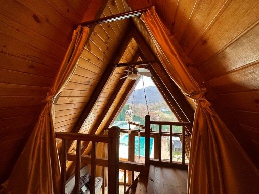 Mavera Bungalov Kare Havuzlu ve Jakuzili Mavera Bungalov Kare Havuzlu ve Jakuzili