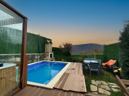 Mavera Bungalov Kare Havuzlu ve Jakuzili Mavera Bungalov Kare Havuzlu ve Jakuzili