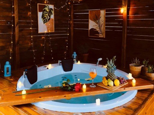 White Deluxe White Deluxe