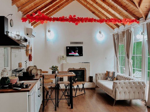 White Deluxe White Deluxe