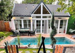 White Deluxe White Deluxe