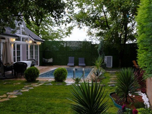 White Deluxe White Deluxe