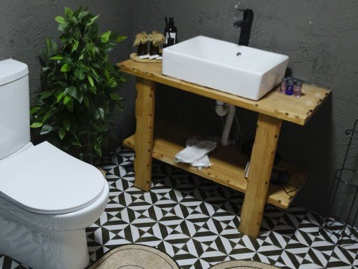 White Deluxe White Deluxe