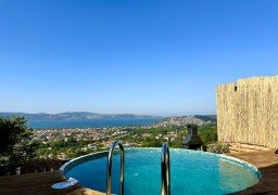 Three White Sapanca Three White Sapanca